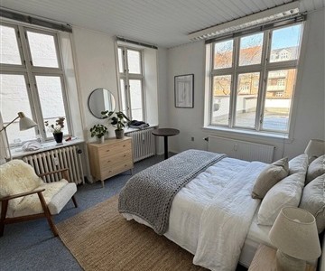 Lejlighed Lys 3-værelses i stueplan – 89 m2 med stort opholdsrum, separat toilet og bad Lejlighed Lys 3-værelses i stueplan – 89 m2 med stort opholdsrum, separat toilet og bad