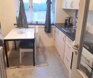 Værelse ROOM AVAlLIBLE Værelse ROOM AVAlLIBLE