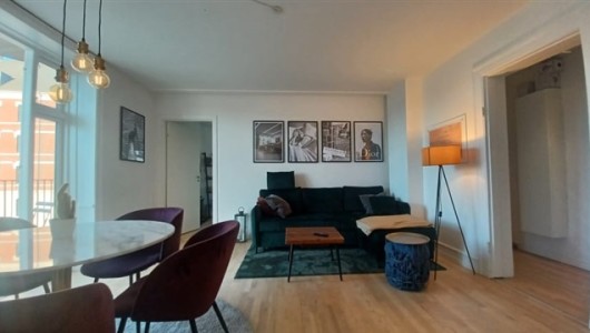 Værelse Room for rent in Nørrebro – with front row seats to the action at Nørrebrohallen. Værelse Room for rent in Nørrebro – with front row seats to the action at Nørrebrohallen.