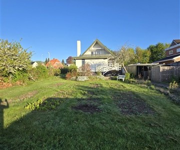 Hus/villa Rummelig familievilla i Langå med have, værksted og god beliggenhed Hus/villa Rummelig familievilla i Langå med have, værksted og god beliggenhed