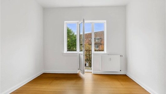 Lejlighed Stor, lækker og velplaceret 3-værelses med altan i Odense C! - KUN 1 MÅNEDS DEPOSITUM Lejlighed Stor, lækker og velplaceret 3-værelses med altan i Odense C! - KUN 1 MÅNEDS DEPOSITUM