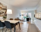 Lejlighed Unik Beliggenhed ud til Køge Bugt – Moderne 2V’er med Altan og terrasse område til gården