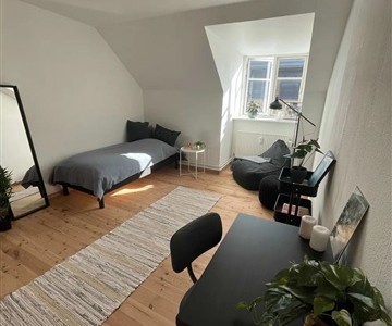 Værelse Vesterå, 14 m2, 1 værelse, 3.015 kr. Værelse Vesterå, 14 m2, 1 værelse, 3.015 kr.