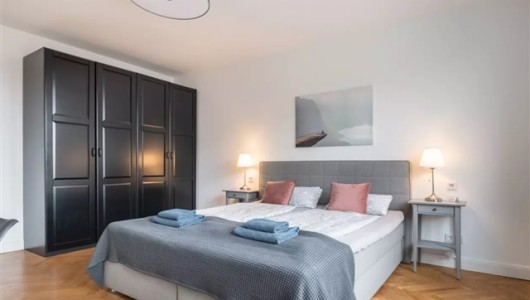 Værelse Bright, fully furnished room in a shared apartment.