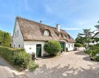 Hus/villa Historisk stråtækt landejendom med moderne komfort i naturskønne Karlebo