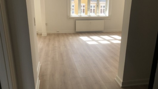 Lejlighed 108 m2 - 4 - værelser - 6.995 kr. Lejlighed 108 m2 - 4 - værelser - 6.995 kr.