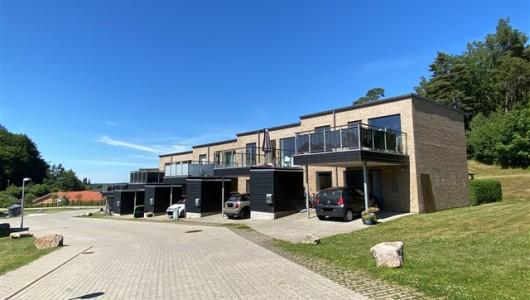 Hus/villa 4 værelser for 10.150 kr. pr. måned