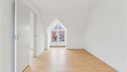 Lejlighed 4 værelses lejlighed på 99 m2 Lejlighed 4 værelses lejlighed på 99 m2
