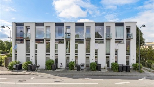 Hus/villa Dejligt rækkehus med 4 soveværelser og en skøn terrasse Hus/villa Dejligt rækkehus med 4 soveværelser og en skøn terrasse