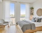 Lejlighed Flot 3-værelses bolig i to plan med gode soveværelser, alt i hårde hvidevarer, ekstra kælderrum og en skøn stor altan med udsigt over Vanløse!