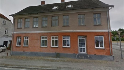 Lejlighed Helt ny istandsat 2 værelses lejlighed