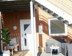 Lejlighed Indbydende 3-værelses i stueplan med stor terrasse – tæt på indkøb, gågade og tog