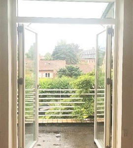 Værelse Lys og møbleret 2-værelses enhed på 1. sal i roligt villakvarter i Hellerup Værelse Lys og møbleret 2-værelses enhed på 1. sal i roligt villakvarter i Hellerup
