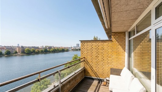 Lejlighed Lys studielejlighed med fantastisk udsigt – Nørre Søgade Lejlighed Lys studielejlighed med fantastisk udsigt – Nørre Søgade