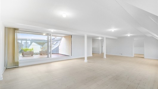 Lejlighed Sjælden penthouse på Østerbro med stor tagterrasse og fem værelser