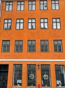 Lejlighed Skøn rummelig, højloftet lejlighed med bedste beliggenhed nær Amalienborg og Kgs . Nytorv