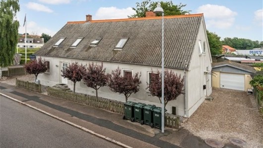 Hus/villa Stor og indbydende villa midt i Asnæs (Odsherred Kommune)