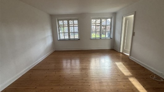 Hus/villa Stor og rummelig 6-værelses hus på 139 m² med egen altan og have Hus/villa Stor og rummelig 6-værelses hus på 139 m² med egen altan og have