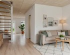Hus/villa Velindrettet 4-værelses rækkehus i 2 plan med egen forhave og have, og et lyst køkken-alrum!