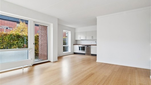 Lejlighed 3 værelses lejlighed på 103 m2 Lejlighed 3 værelses lejlighed på 103 m2