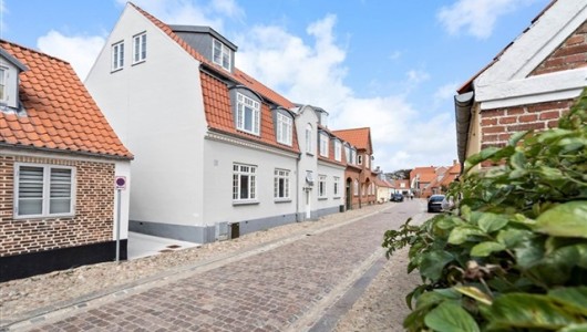 Lejlighed Charmerende og centralt beliggende studielejlighed i hjertet af Ringkøbing Lejlighed Charmerende og centralt beliggende studielejlighed i hjertet af Ringkøbing