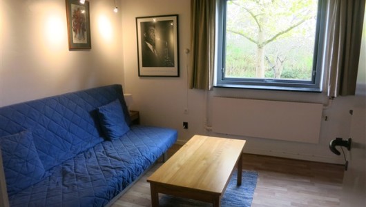 Værelse Egen indgang, køkken og bad i villa ved Utterslev Mose Værelse Egen indgang, køkken og bad i villa ved Utterslev Mose