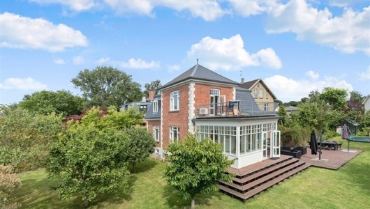 Hus/villa Præsentabel familievilla med god beliggenhed
