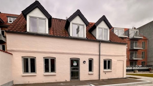 Hus/villa Unikt og rummeligt byhus i hjertet af Viborg