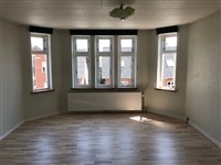 Hus/villa Boligen omfatter hele villaens første etage med egen indgang. Hus/villa Boligen omfatter hele villaens første etage med egen indgang.