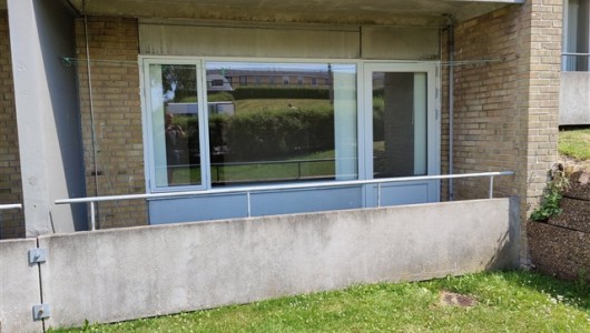 Lejlighed Lys 2-værelses med overdækket terrasse og grønne omgivelser ved Østre Ådal