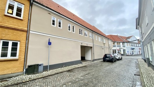 Lejlighed Lys lejlighed med moderne køkken og charmerende detaljer i Nyborg Lejlighed Lys lejlighed med moderne køkken og charmerende detaljer i Nyborg