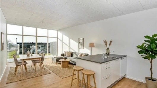 Hus/villa Lyst 4-værelses rækkehus med carport og overdækket terrasse - husdyr tilladt. Hus/villa Lyst 4-værelses rækkehus med carport og overdækket terrasse - husdyr tilladt.