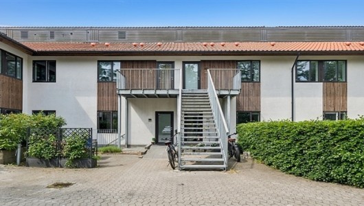 Lejlighed Søborg – Buddinge Hovedgade – velindrettet, flot lejlighed med stor terrasse og P-plads, roligt og centralt beliggende Lejlighed Søborg – Buddinge Hovedgade – velindrettet, flot lejlighed med stor terrasse og P-plads, roligt og centralt beliggende