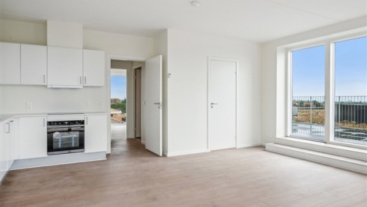 Lejlighed 4 værelses lejlighed på 151 m2 Lejlighed 4 værelses lejlighed på 151 m2