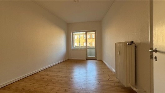 Lejlighed Charmerende nyrenoveret lejlighed i Charlottenlund