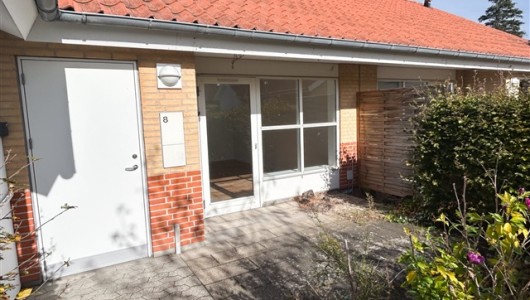 Hus/villa Dejlig nyrenoveret rækkehus med terrasse