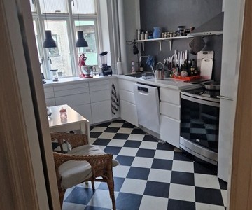Værelse Lyst og dejligt værelse udlejes centralt på Frederiksberg.
